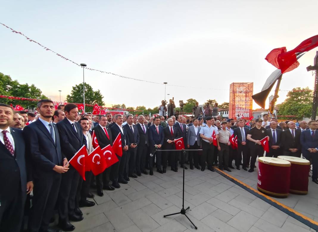 Konya'da 15 Temmuz anmasında birlik mesajı! Meydanı dolduran binler tek ses oldu 9